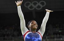 نابغه آمریکایی مدال طلای رقابت های ترکیبی ژیمناستیک را کسب کرد