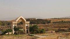 Image: A border crossing to Israel on the Island of Peace, as seen from the