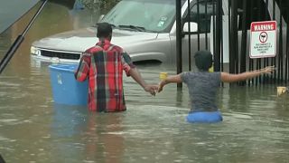 Usa: alluvioni in Louisiana, 3 morti - VIDEO donna estratta dall'auto che affonda
