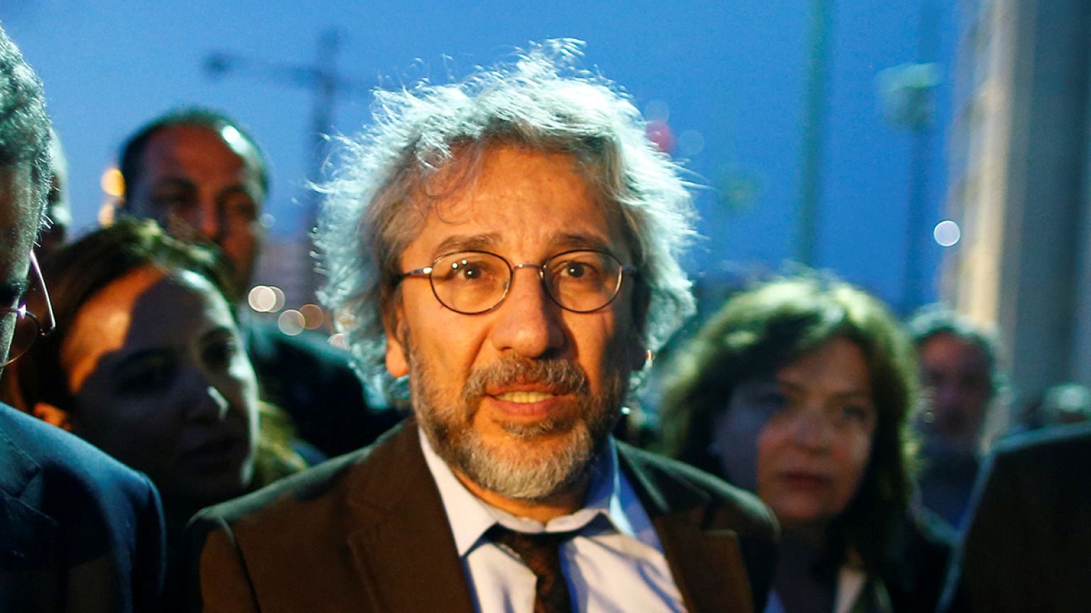 Hexenjagd und Guillotine: Can Dündar gibt Cumhuriyet-Chefposten ab