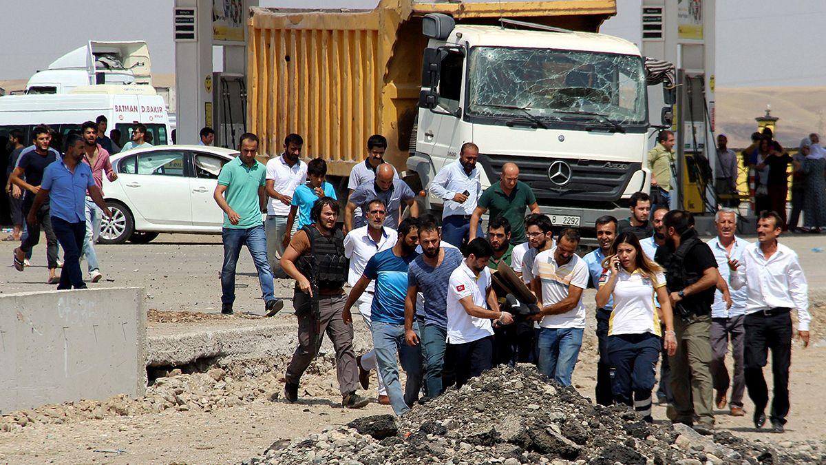 Al menor seis muertos en un atentado atribuido al PKK en el este de Turquía