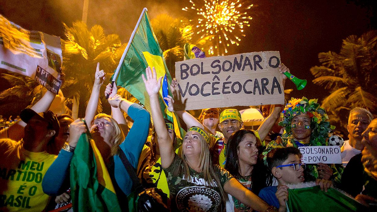Image: Supporters of far-right presidential candidate Jair Bolsonaro, celeb