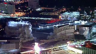 El hotel Riviera y su casino de Las Vegas vuela por los aires