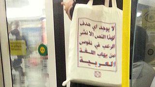 Angst vor der arabischen Sprache? Ein Stoffbeutel macht die Runde in den sozialen Medien