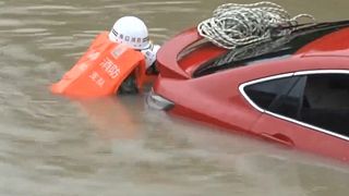 Wetterchaos: Taifun Dianmu trifft auf südchinesische Küste