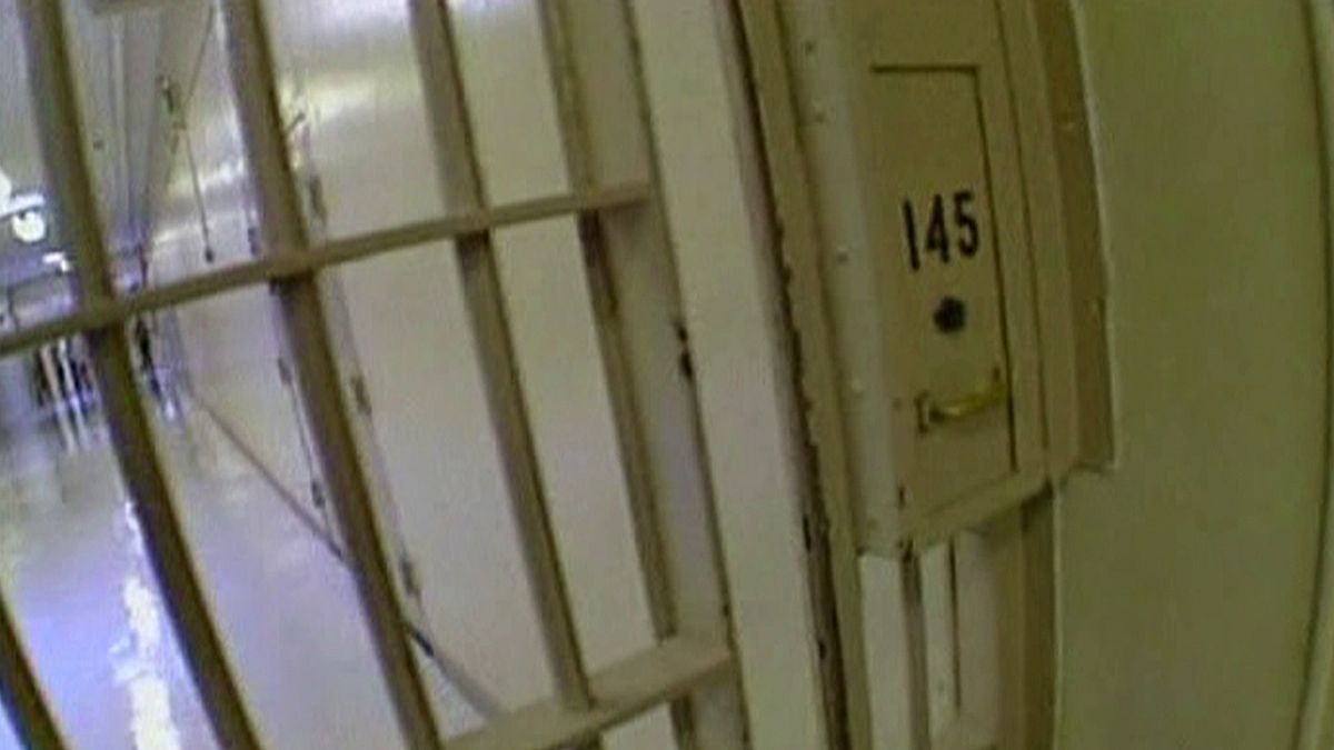 US reveals plans to phase out private prisons