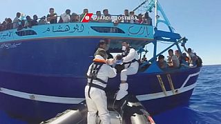 Italian coast guards rescue 246 migrants