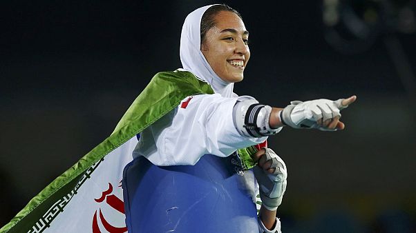 Kimia Alizadeh Zenoorin prima donna iraniana a vincere una medaglia Kimia Alizadeh Zenoorin prima donna iraniana a vincere una medaglia
