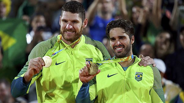 Beach volley, Lupo e Nicolai cedono l'oro ai brasiliani Beach volley, Lupo e Nicolai cedono l'oro ai brasiliani