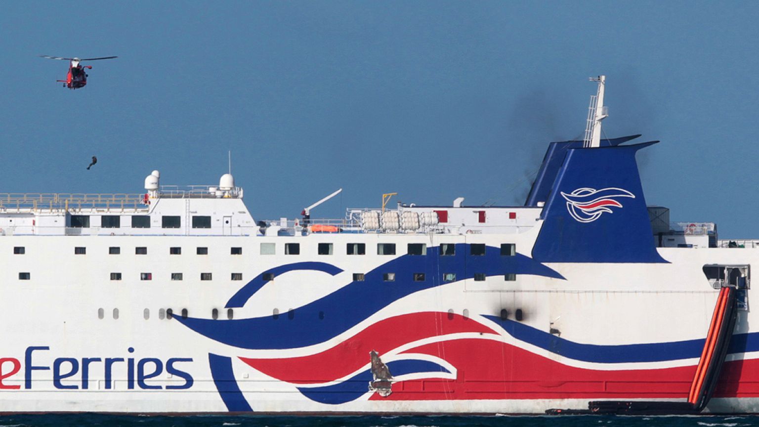 Porto Rico: Incêndio em navio de cruzeiro