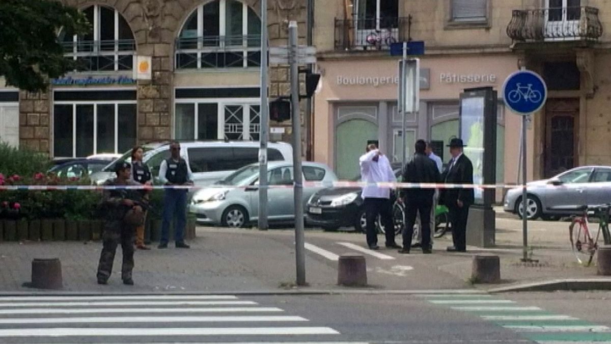 Homem esfaqueado no bairro judaico de Estrasburgo