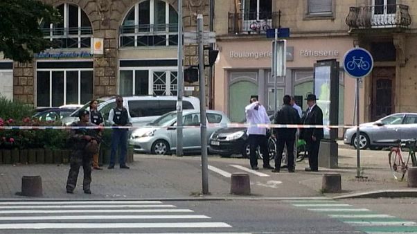 Homem esfaqueado no bairro judaico de Estrasburgo Homem esfaqueado no bairro judaico de Estrasburgo