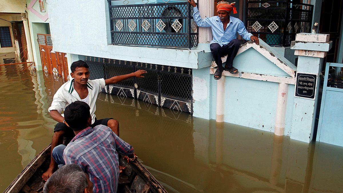 Индия: смертельные наводнения из-за муссонных дождей