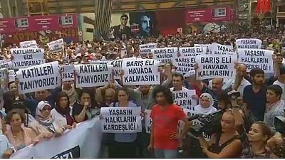 Protests as Turkey mourns 51 people killed in Gaziantep attack