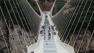 Discover the longest glass bridge in China [no comment]