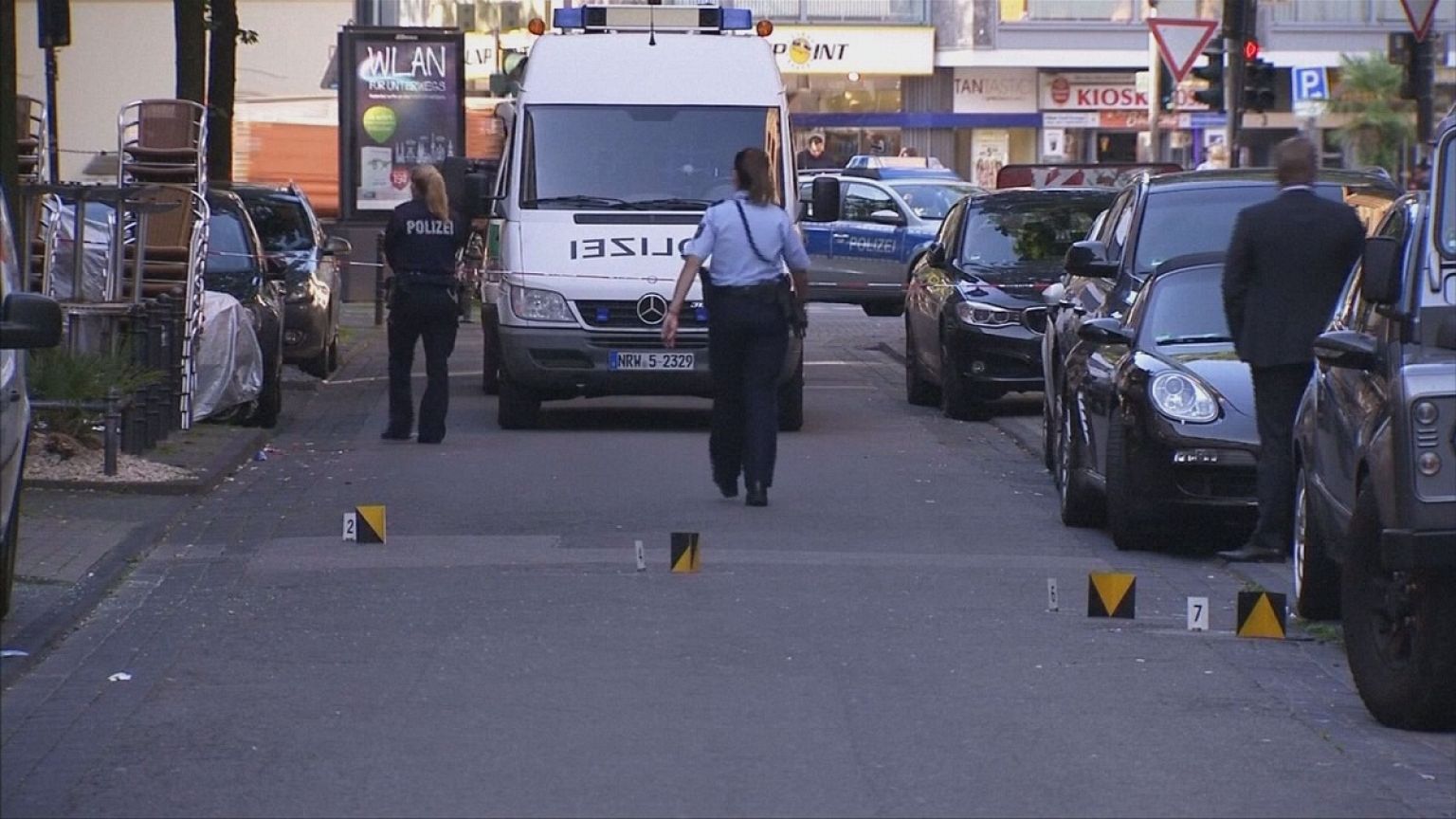 Nach Messerattacke in Köln: Polizei lässt Rapper Xatar unter Auflagen frei