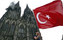 Németország: Angela Merkel lojalitást vár az ott élő törököktől
