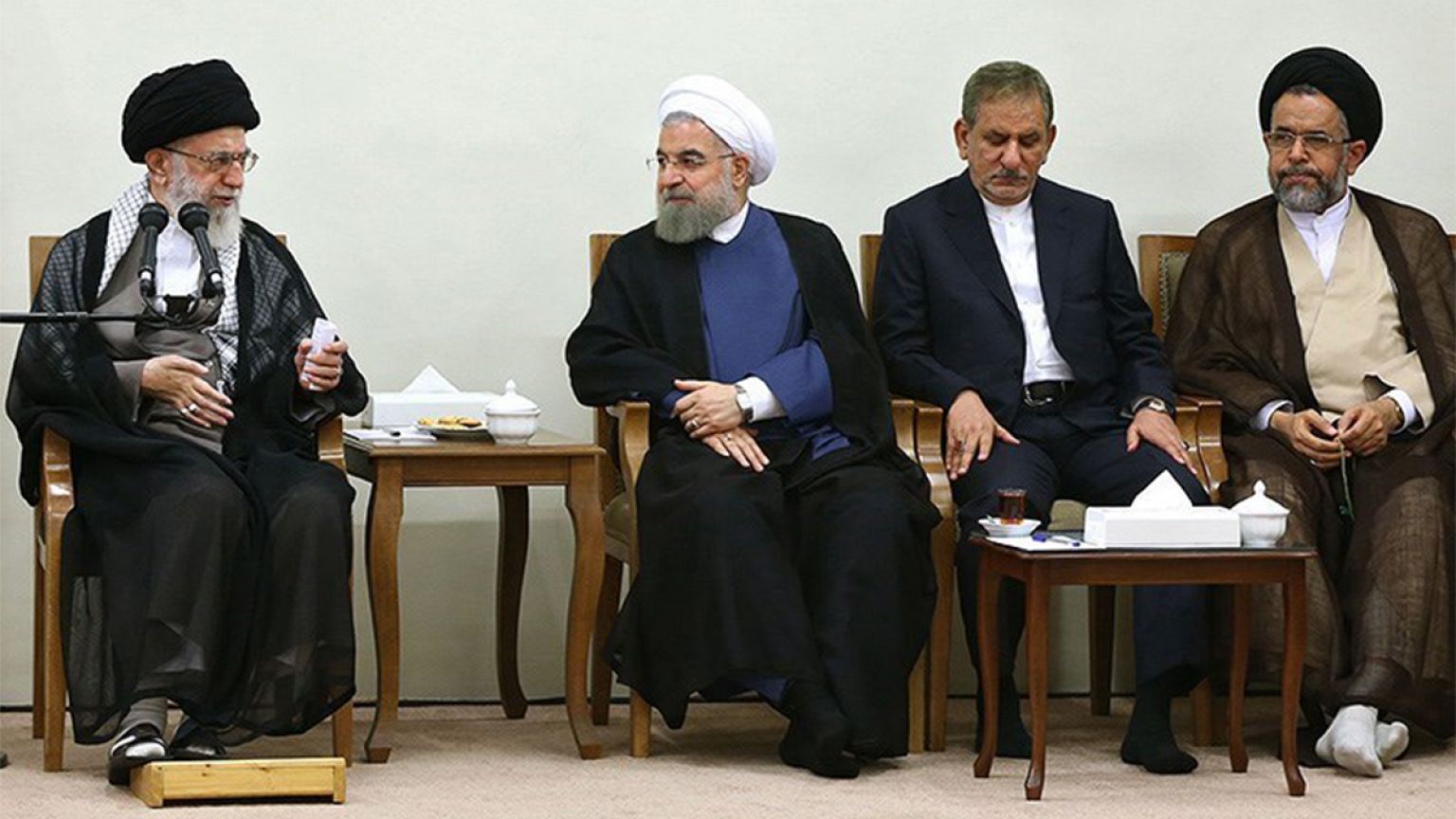 توصیه‌های خامنه‌ای به روحانی: آزاداندیشی به معنای ولنگاری نیست