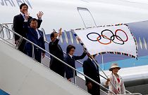 Die olympische Flagge ist in Tokio angekommen
