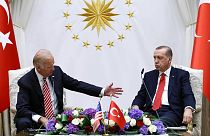 Biden elogia Turquia e pede provas contra Gulen