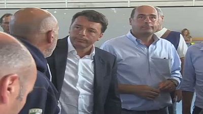 Italie : Matteo Renzi visite la zone touchée par le séisme