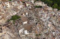 زلزال إيطاليا: صعوبات في بلوغ القرى الجبلية المنكوبة