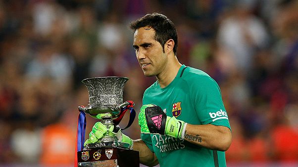 Manchester City: è ufficiale, dal Barcellona arriva Claudio Bravo Manchester City: è ufficiale, dal Barcellona arriva Claudio Bravo
