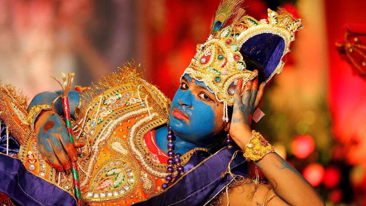 Mumbai geleneksel 'Dahi Handi' festivalini kutladı