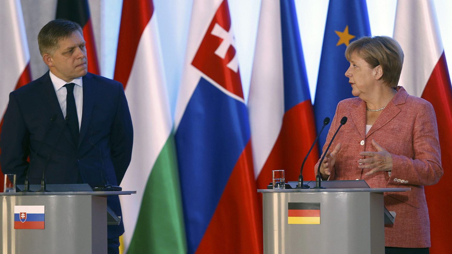 Orbán közös uniós hadsereget javasolt Merkelnek a V4-találkozón