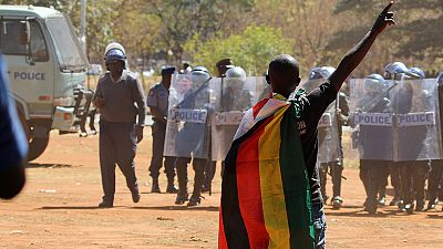 Gran manifestación en Zimbabue en contra del presidente del país
