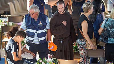 Terremoto: Italia a lutto, ad Ascoli Piceno i funerali solenni per 35 vittime