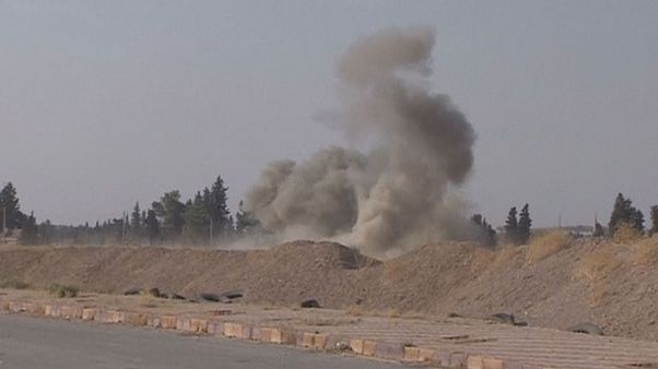 Síria: Turquia volta a atacar Jarablus, contra Daesh e contra curdos Síria: Turquia volta a atacar Jarablus, contra Daesh e contra curdos