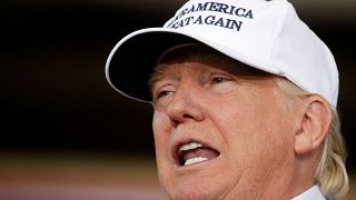 Trump amenaza con "retirar a cientos de miles de inmigrantes criminales"