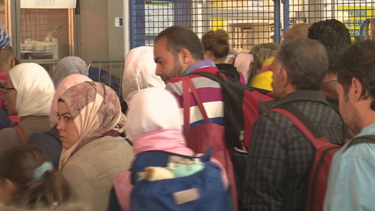 Alemanha espera máximo de 300 mil migrantes até ao fim do ano