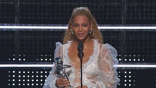 Beyoncé survole les MTV awards