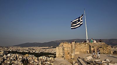 Grecia creció en el segundo trimestre un 0,2%, una décima menos de la estimación inicial