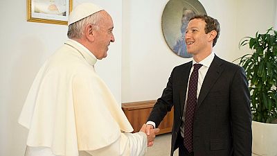 Lutte contre la pauvreté : le pape veut collaborer avec le patron de Facebook