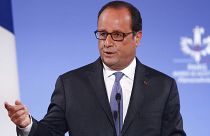 Hollande critica Russia e Turchia sulla Siria e in Libia volta le spalle ad Haftar