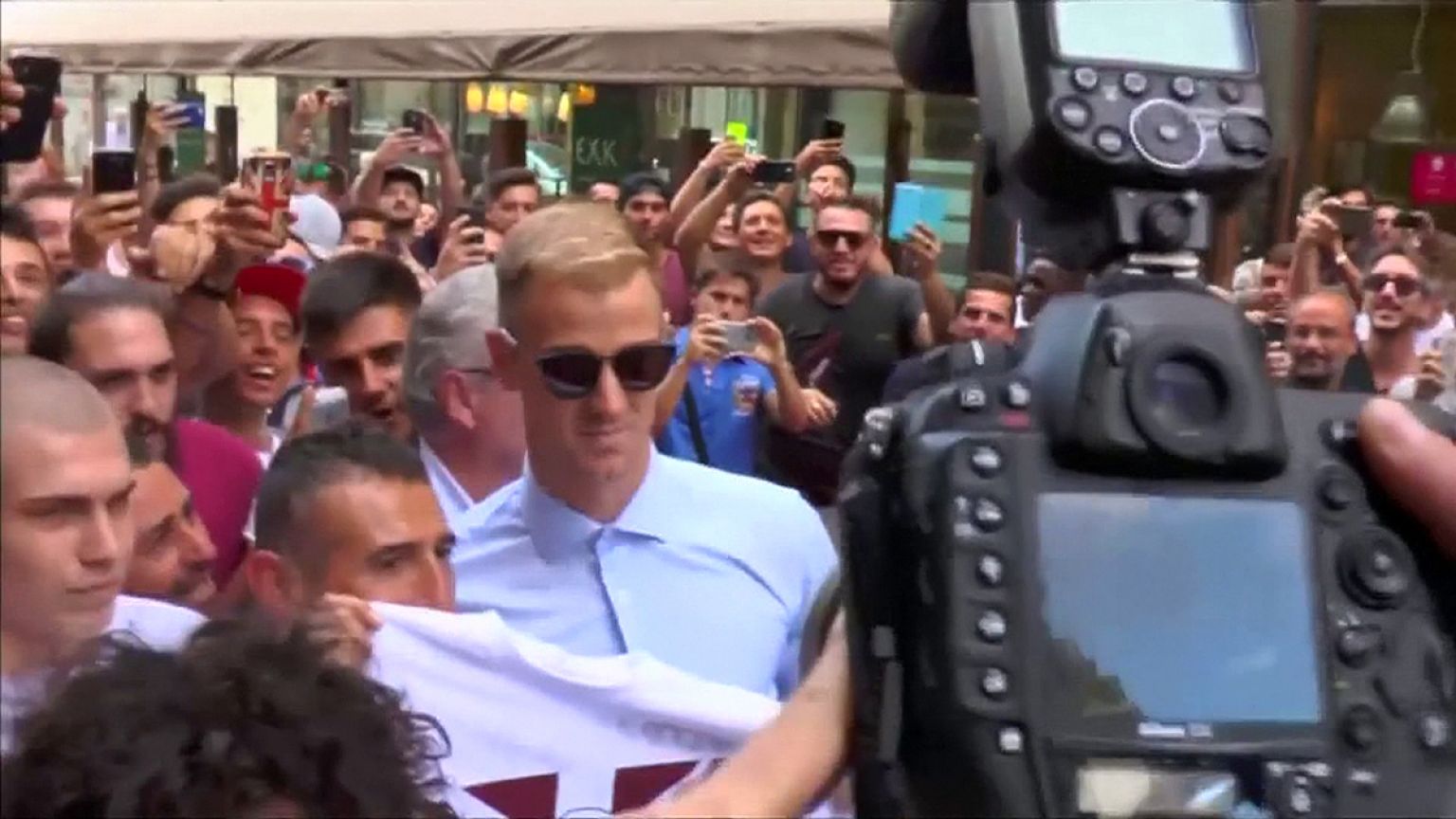 Joe Hart ya levanta pasiones en Turín