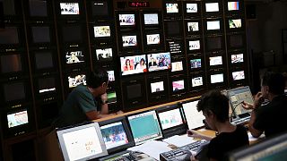 Grécia: Quatros dos oito canais de televisão privados vão ter de encerrar