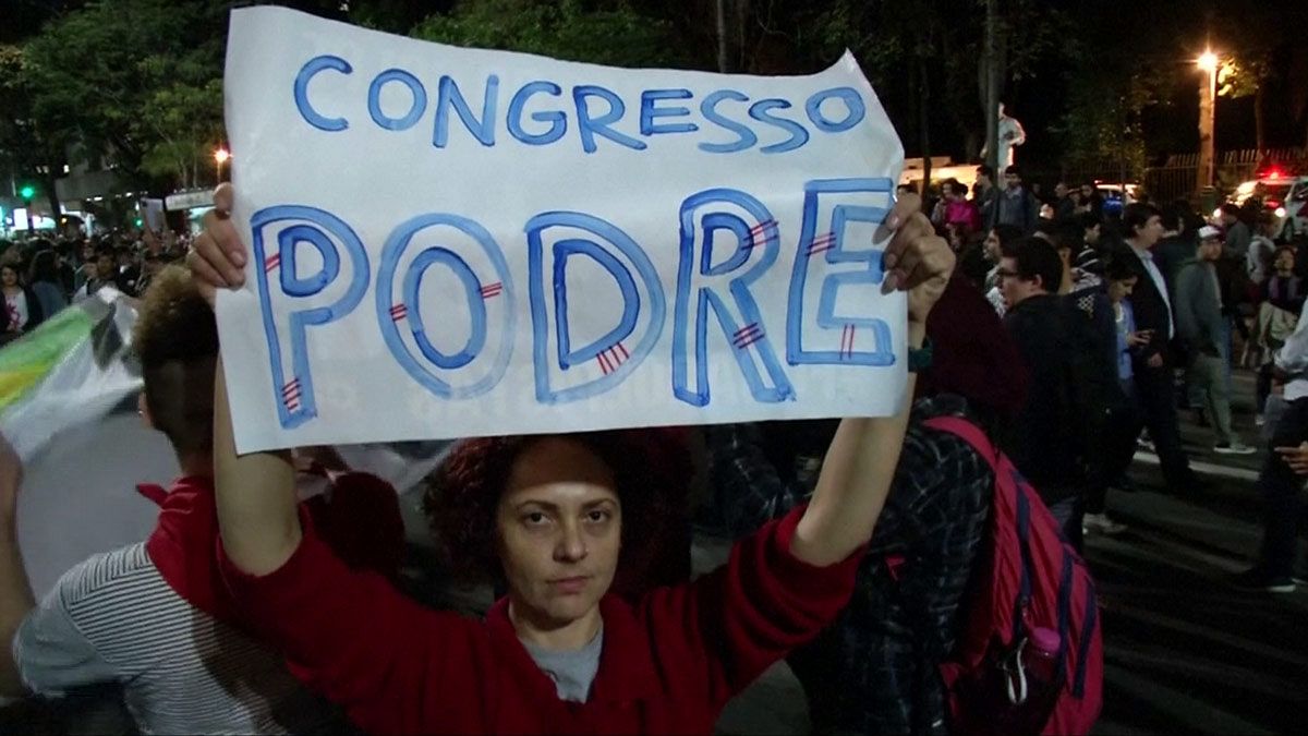 Dilma Rousseff'in azli: BM memnun, Küba, Venezuela, Bolivya tepkili