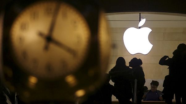 Σφοδρή κόντρα Apple- Κομισιόν για το φορολογικό πρόστιμο, σύγχυση στην Ιρλανδία Σφοδρή κόντρα Apple- Κομισιόν για το φορολογικό πρόστιμο, σύγχυση στην Ιρλανδία