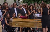 خاکسپاری ملکه لباسهای بافتنی در پاریس