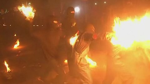El Salvador: fireballs battle with the devil
