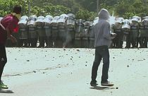 Tüntetők és rendőrpk csapnak össze Venezuelában