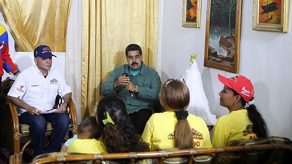 Venezuela hükümetinden darbe girişimine dair iki basın toplantısı Venezuela hükümetinden darbe girişimine dair iki basın toplantısı