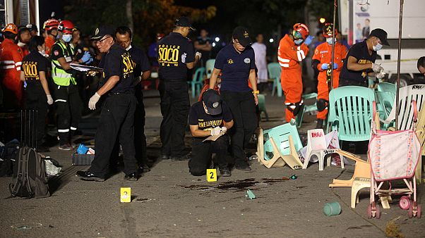 Explosão nas Filipinas faz pelo menos 14 mortos Explosão nas Filipinas faz pelo menos 14 mortos