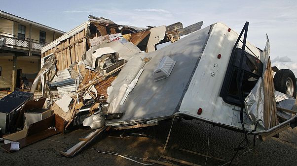 الإعصار هرمين تسبب بدمار كبير في فلوريدا وتراجعت قوته ليصبح عاصفة استوائية الإعصار هرمين تسبب بدمار كبير في فلوريدا وتراجعت قوته ليصبح عاصفة استوائية