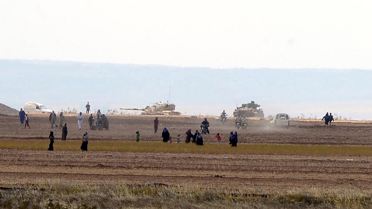 Veinte tanques del Ejército turco entran a Siria en operación contra el EI