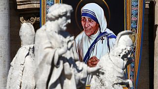 الأم تيريزا تُعلَن قديسةً من طرف البابا...قديسة كالْكوتا